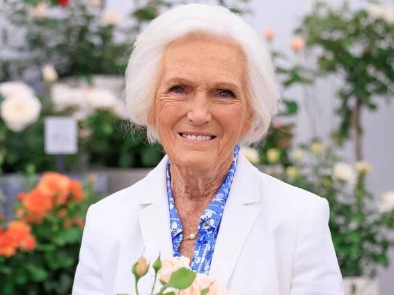 Mary Berry's cosy kitchen she gave up at £3.5m Buckinghamshire home