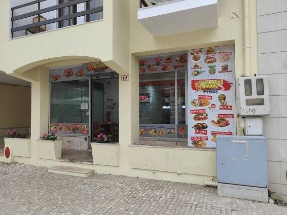 Turkish kebab pizza e massa R. António Palha Figueirôa Rego 1A, PT 2560-48