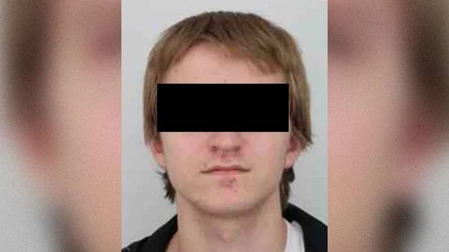 Střelec z fakulty možná zabil i muže a kojence v Klánovicích, uvedla policie