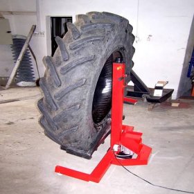 Stranový zvedák na pneumatiky