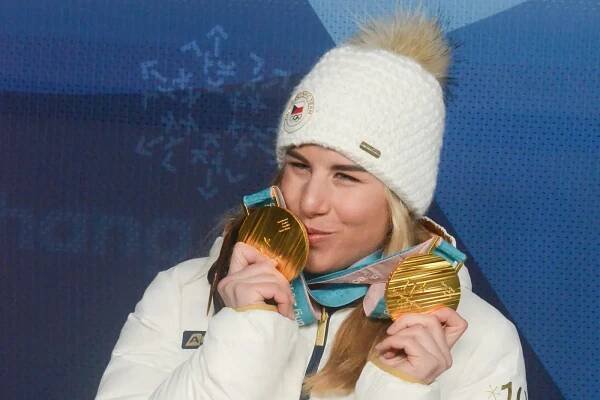 Zlatá Ester Ledecká: Jako první sportovkyně v historii vyhrála olympijské zlato ve dvou rozdílných zimních závodech