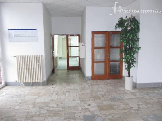EXKLUZÍVNY prenájom kancelárskych priestorov v centre mesta Svidník 21m2 | Franco Real Estates s.r.o.