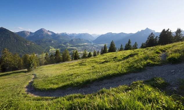 18 Bergbahnen und 2 Bäder im Verbund - Vitales Land