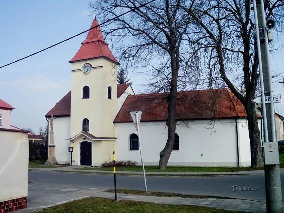 Kněžpole - kostel sv. Anny - Kostel