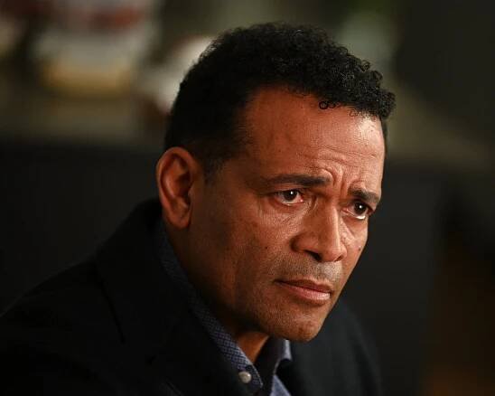 Mario Van Peebles - A Million Little Things - Fingers Crossed - Z filmu