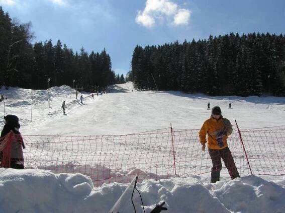 Ski areál Nad Kovárnou - Horní Vltavice - informace a mapa