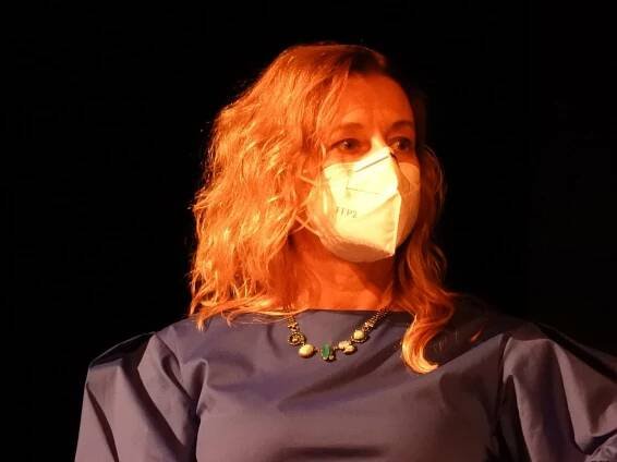 Novinářka Daniela Drtinová pokřtila knihu v čáslavském Dusíkově divadle