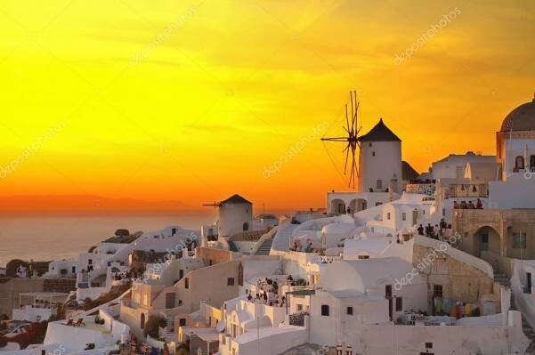 Větrný mlýn Oia při západu slunce, Santorini