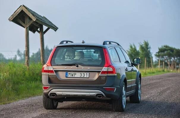 TEST: Do města i do hor. Hranaté kombi Volvo XC70 je doma všude
