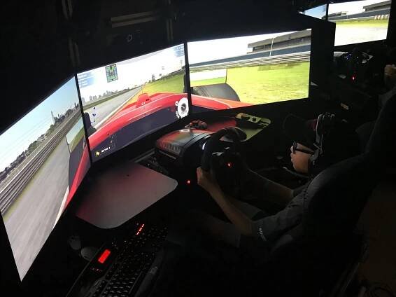 Race Cars Landing Page - Graphic on page - Simulator 1