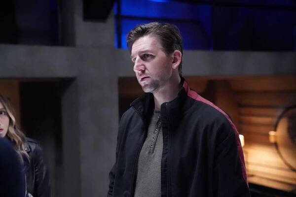 Agenti S.H.I.E.L.D. - Skok - Z filmu - Maximilian Osinski