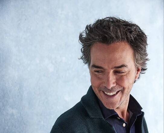 Shawn Levy at the Deadline Portrait Studio at TIFF 2023