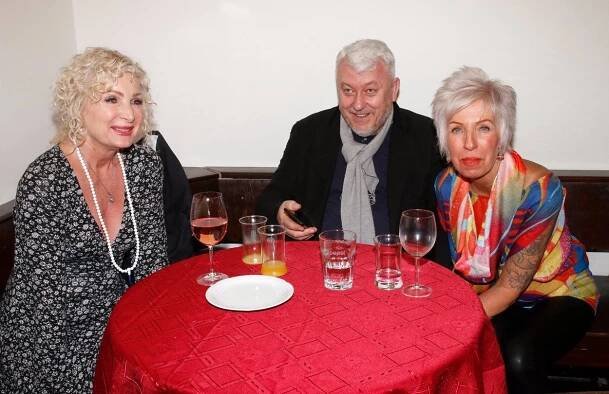 Světlana Nálepková a Marcela Březinová s novým přítelem.