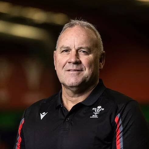 Former Wales coach starts new job and Erasmus' laptop secrets stunned Eddie Jones