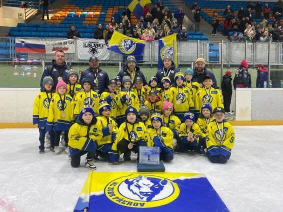 HC ZUBR Přerov - Mladí Zubři opět na turnaji v Mariboru: domů přivezli první, třetí a dvě sedmá místa