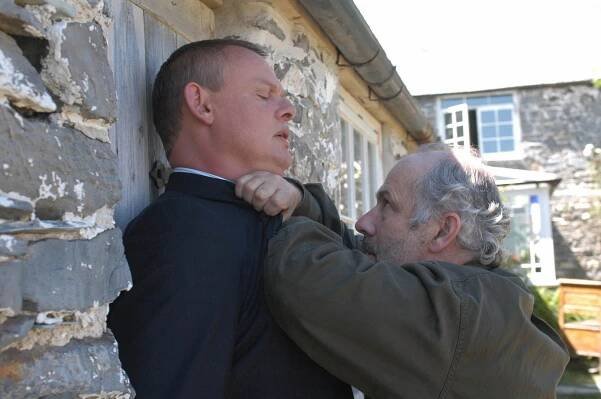 Doktor Martin - Krev není voda - Z filmu - Martin Clunes, Nicholas Woodeson