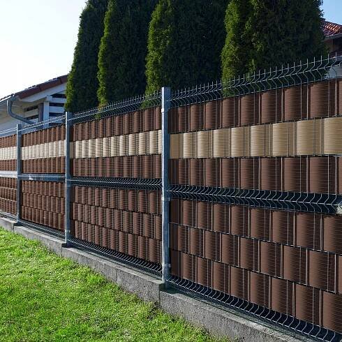 Plotová páska MOCNÁ 19 cm hnedá 1x2,5 m, vyrezaný pásik Materiál pletiva potiahnutý PVC