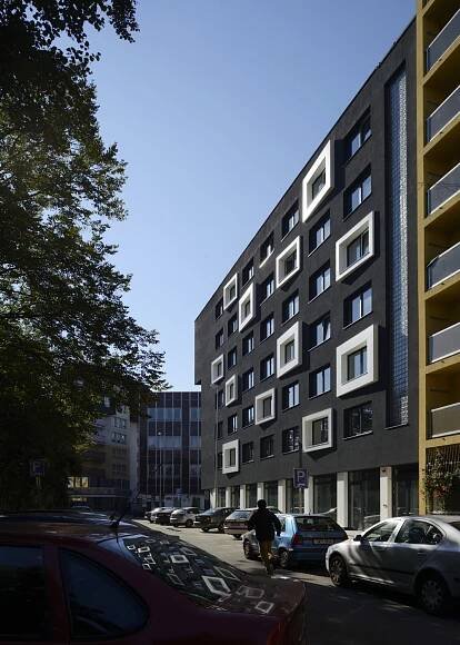 PRAHA – STUDENTSKÉ BYDLENÍ K BOTIČI — Den architektury Archív