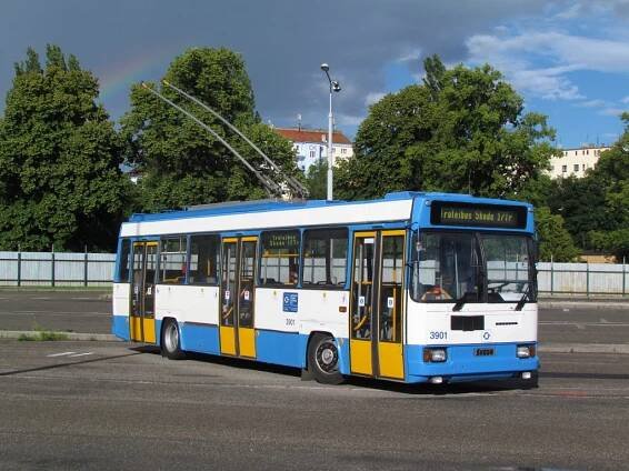 Trolejbus Škoda 17 Tr v areálu bývalé vozovny Cukrovarská. 17.6.2016, Zdeněk Kresa.