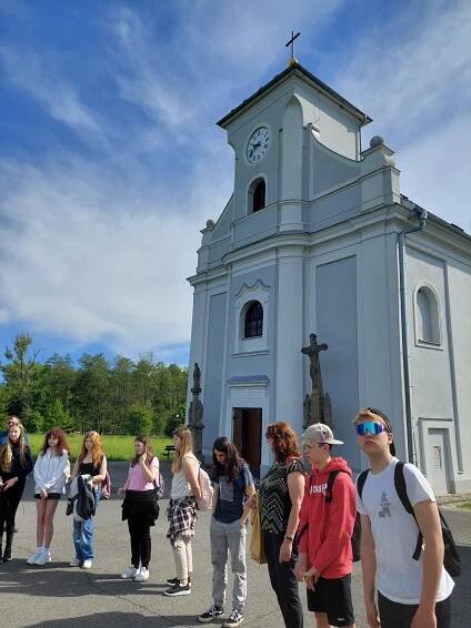 Šikmý kostel v Karviné - Montessori základní škola s.r.o.