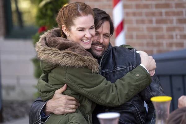 Behind the Scenes Reindeer Games Homecoming Sarah Drew and Justin Bruening