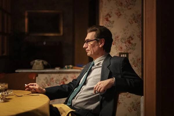 Geniální přítelkyně - Kapitola 30: Klam - Z filmu - Fabrizio Gifuni