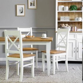 bílé kuchyňské stoly a židle