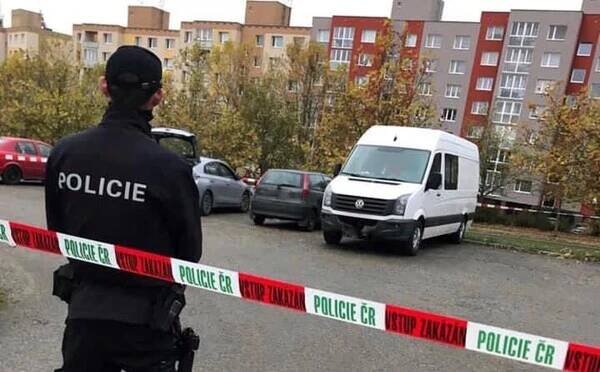Vražda v Hradci: Ženu zardousil a obličej posypal žíravinou. Muži hrozí až výjimečný trest