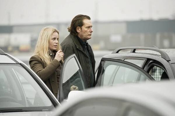 Sofia Helin and Dag Malmberg in Most (2011)
