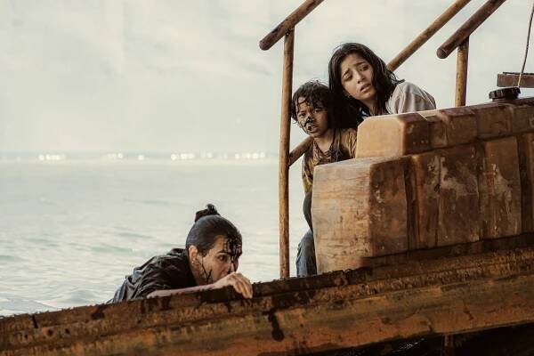 Fernanda Urrejola, Carlos Solórzano, Venus Ariel - Megalodon: Černý démon - Z filmu