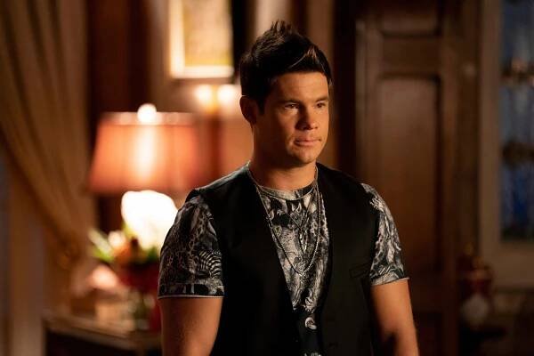 Ve jménu našeho Pána - And Infants Shall Rule over Them - Z filmu - Adam Devine