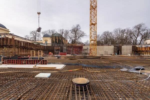 Opravy Průmyslového paláce. Moderní stavbě se navrátí historická podoba