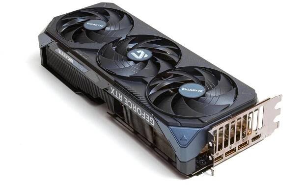 Taktujeme Gigabyte GeForce RTX 5080 Gaming OC 16G. Plus 10 % výkonu