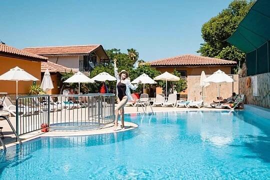 Ozlem Garden (2)