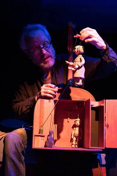 THE PUPPET MASTER - Worlds of Puppets by Bernd Ogrodnik