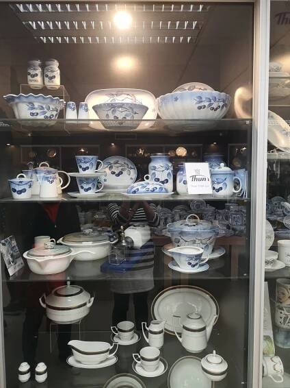 Výstava – Dům porcelánu s modrou krví – Střední škola obchodu a služeb