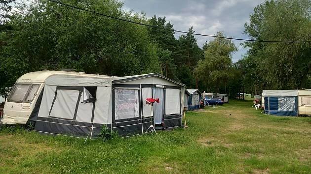 Ceny za přespání v kempech na severu Čech se liší. Oblíbený má i Teplicko