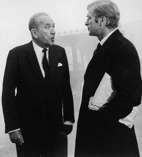 Noël Coward, Michael Caine - Prácička v Itálii - Z filmu