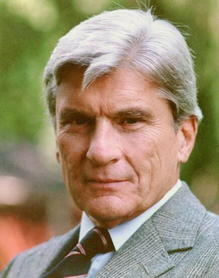 1978 John Warner Headshot