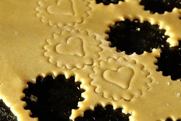 Traditional Austrian Linzer Cookies & Jam Thumbprints - Living on Cookies
