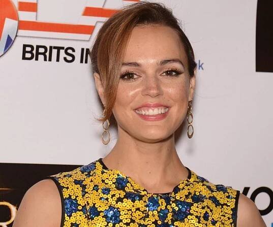 Erin Cahill Biography - Facts, Childhood, Family Life & Achievements