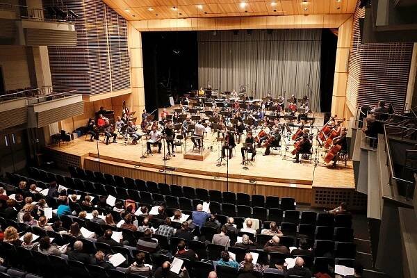 Hradecká filharmonie zve ve speciálním cyklu koncertů na Dvořáka i Erbena