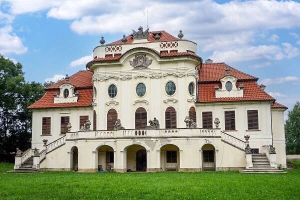 Bečváry – starý zámek – Kolínsko (Cesty a památky)