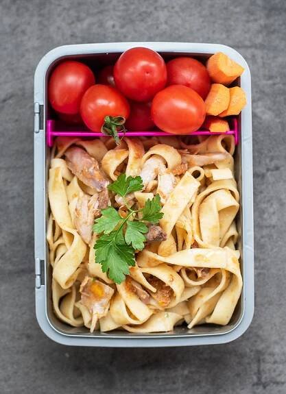 o9 Králičí ragú s tagliatelle