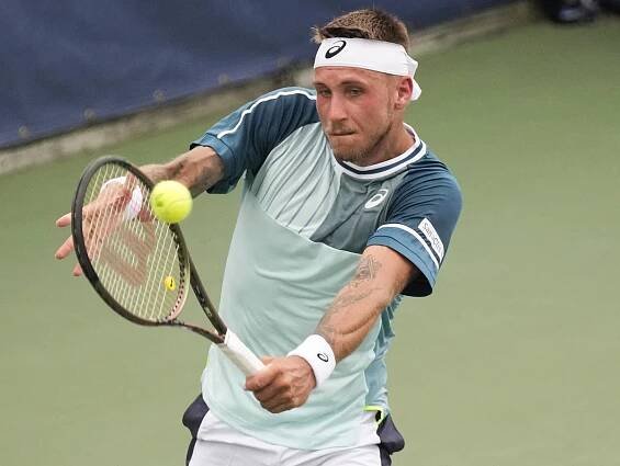 Alex Molčan