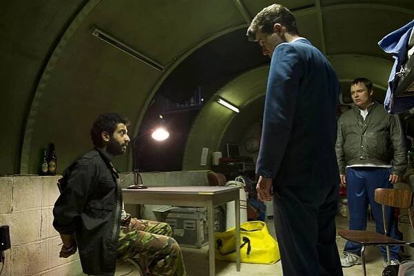 Utopia - Episode 1 - Z filmu - Adeel Akhtar, Neil Maskell
