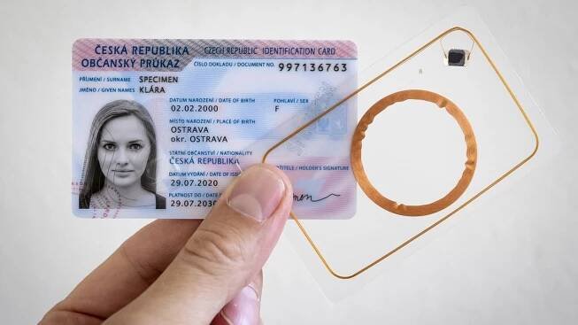 Češi začali dostávat nové občanky s čipem - Novinky