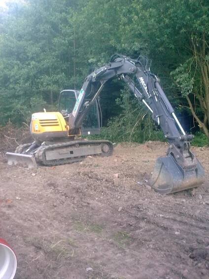 Re: Mecalac 8MCR nebo Volvo ECR58 Plus