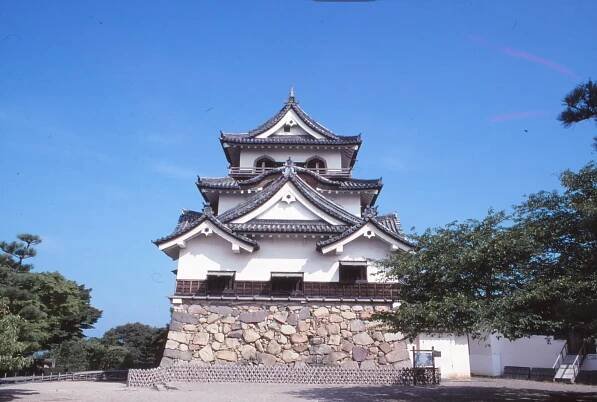 Shiga – Fukui (2-day/1-night trip, Otsu City, Omihachiman City, Hikone City, Shiga Prefecture Awara City, Maruoka Town, Ono City, Fukui City, Fukui Prefecture)