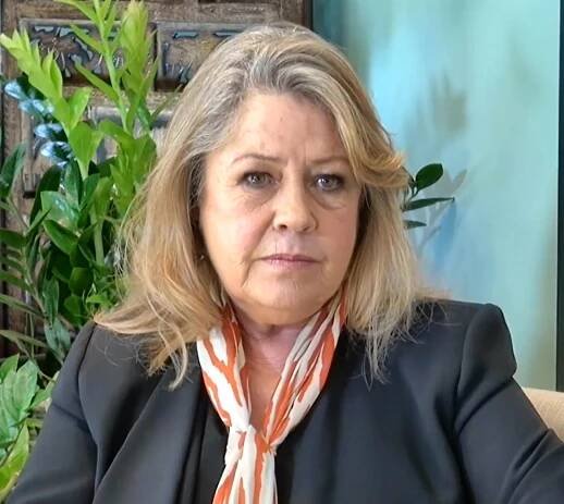 Noni Hazlehurst - Wikipedia